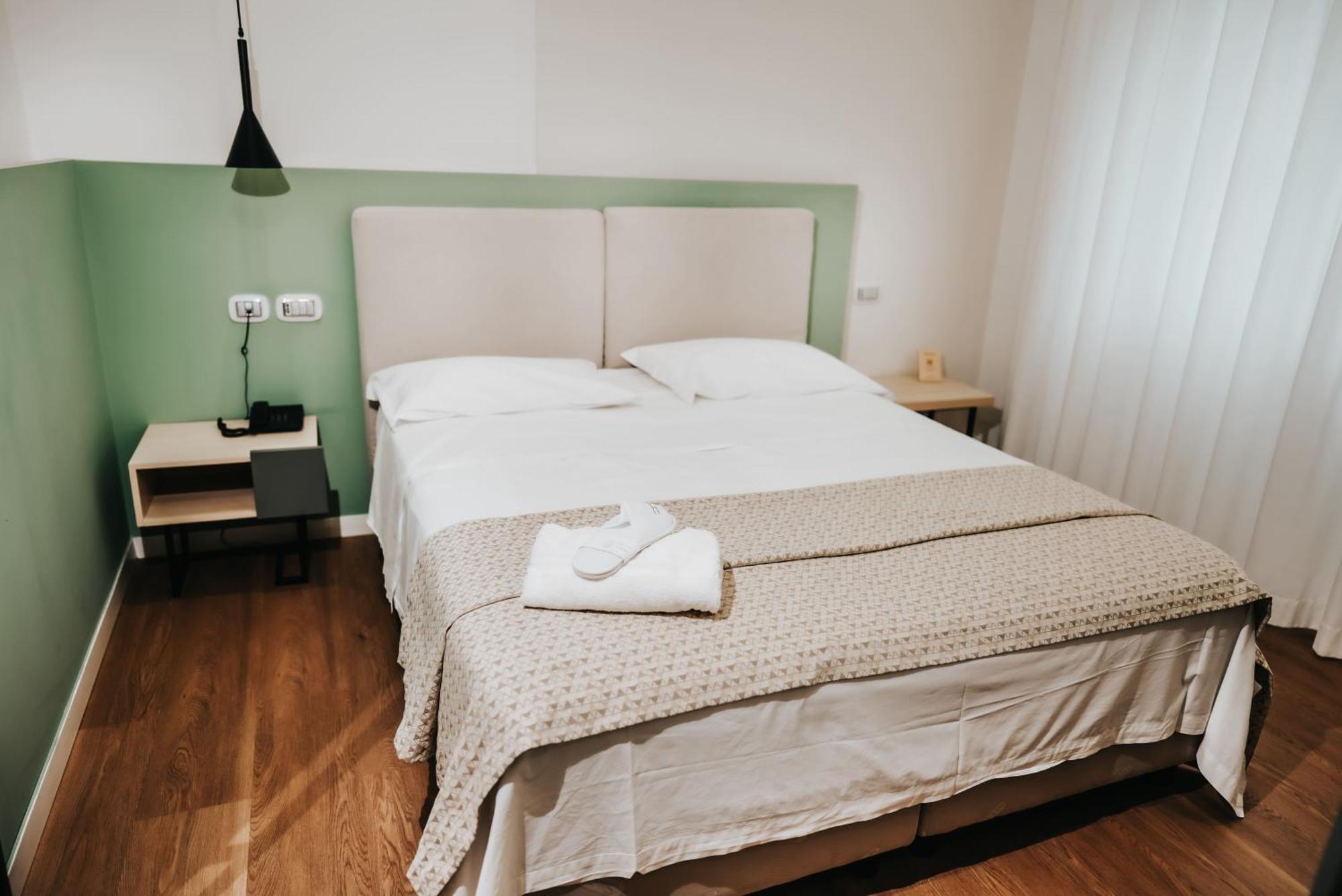 Plana Hotel Казерта Екстер'єр фото