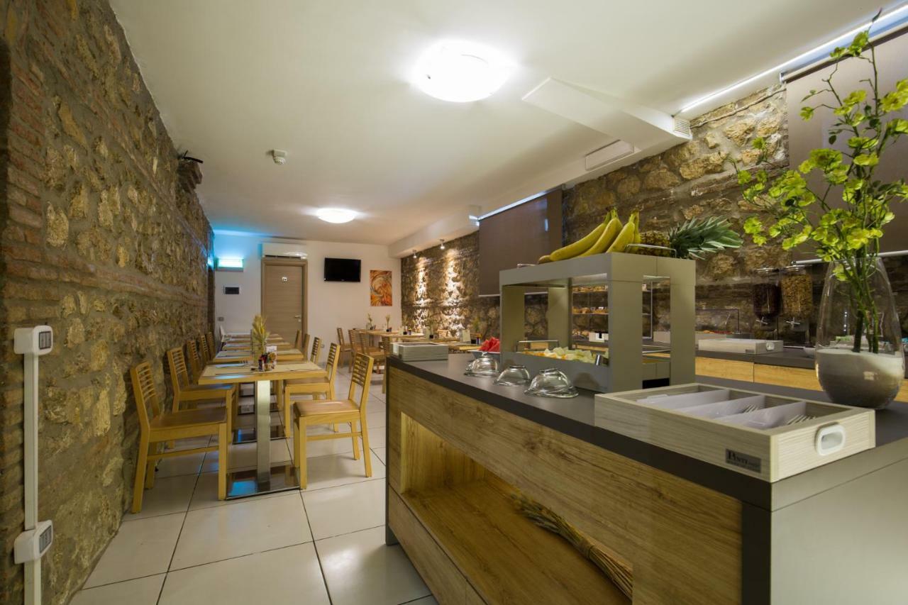 Plana Hotel Казерта Екстер'єр фото